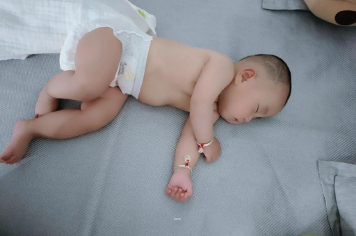 抚州宝宝先长上牙还是下牙